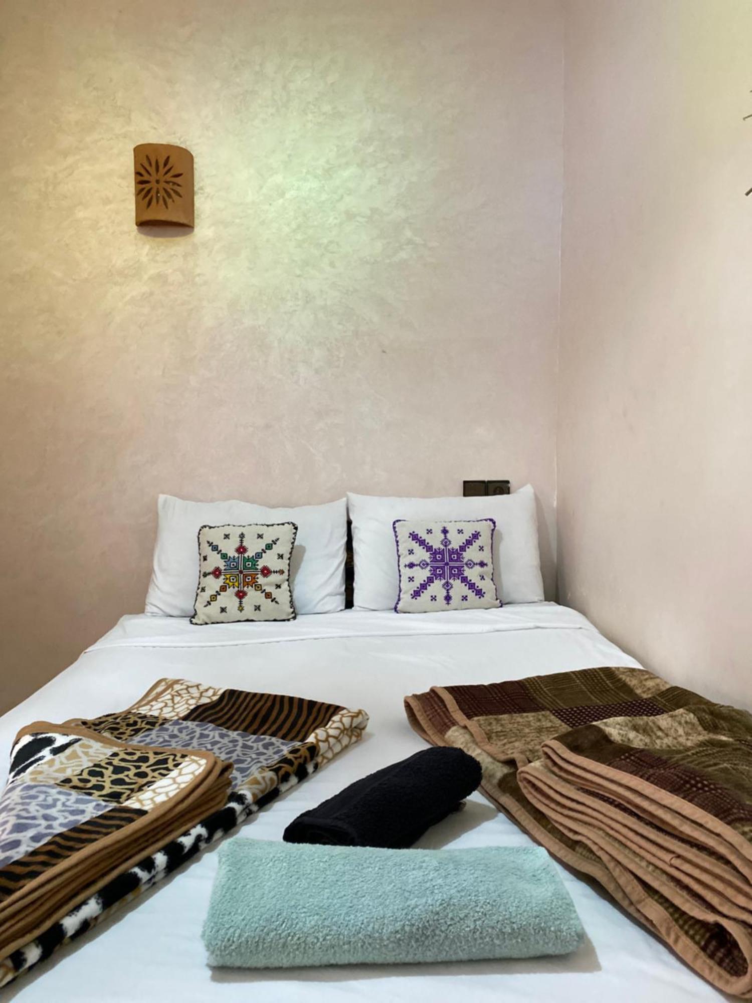 Chill Surfer Hostel Tamraght Esterno foto